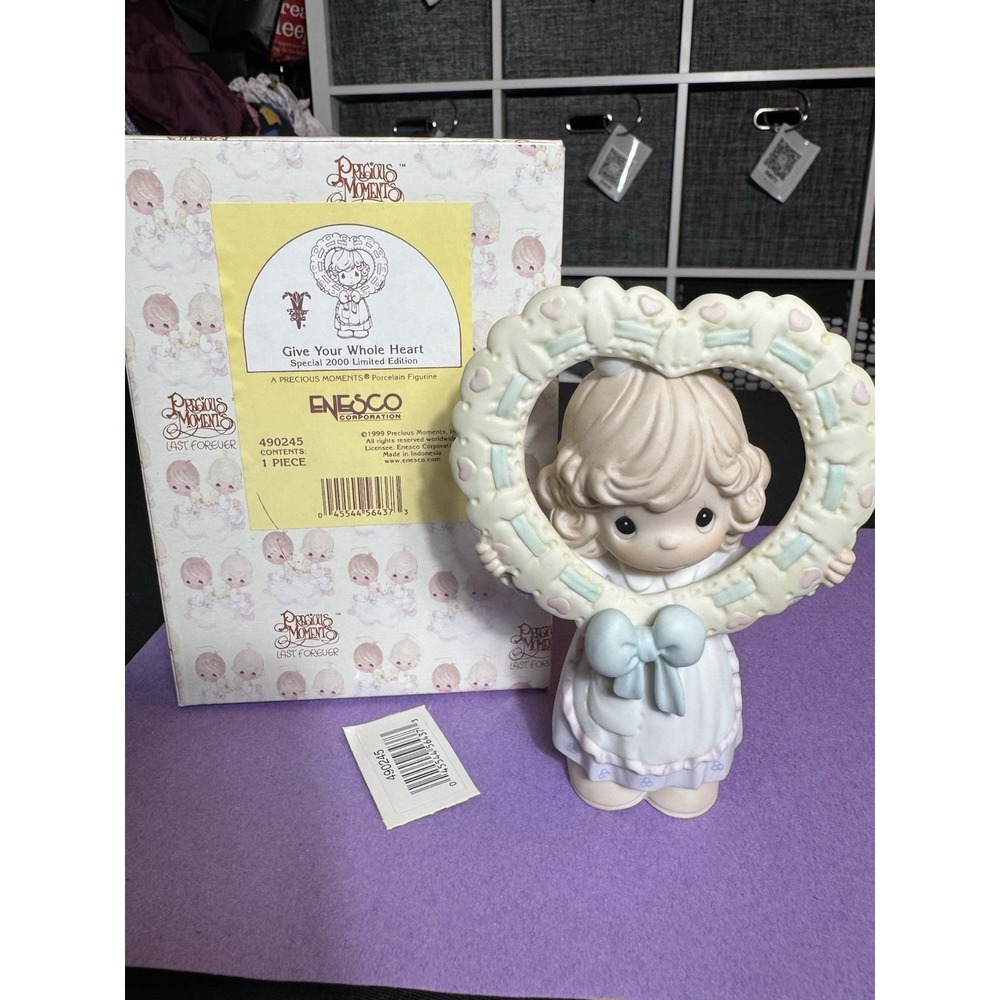 Precious Moments 490245 Give Your Whole Heart Girl Porcelain Figurine Limited ED